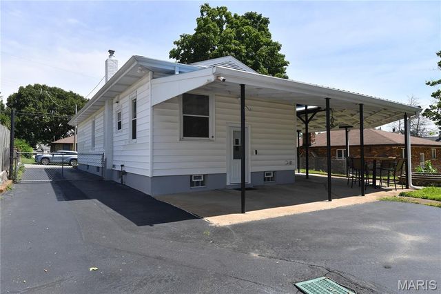 358 W Loretta Avenue, Lemay, MO 63125