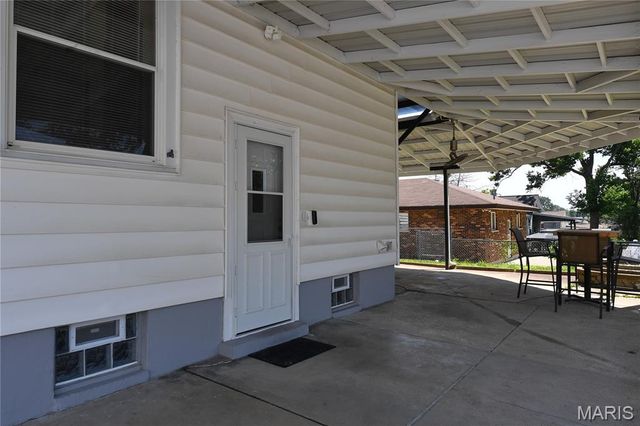 358 W Loretta Avenue, Lemay, MO 63125