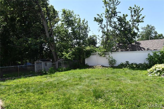 358 W Loretta Avenue, Lemay, MO 63125