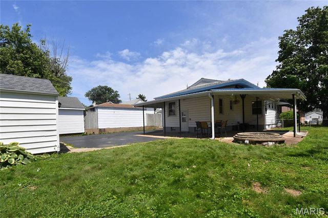 358 W Loretta Avenue, Lemay, MO 63125