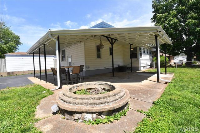 358 W Loretta Avenue, Lemay, MO 63125