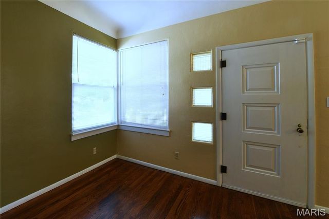 358 W Loretta Avenue, Lemay, MO 63125