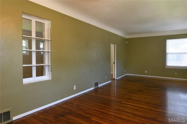 358 W Loretta Avenue, Lemay, MO 63125