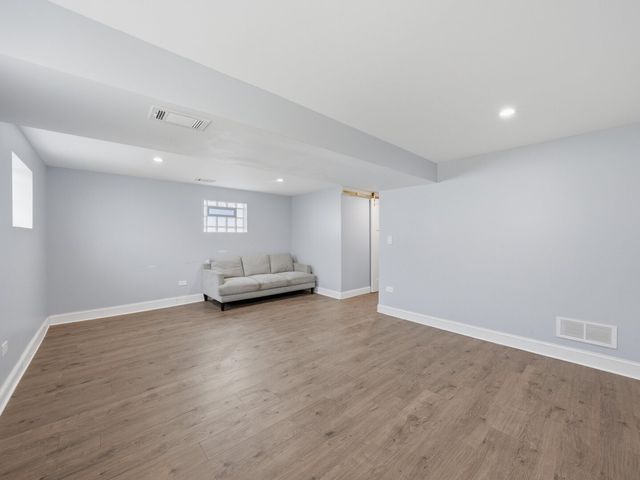 8000 S Wentworth Avenue, Chicago, IL 60620