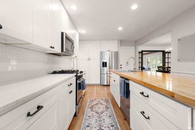 51460 Turnwood Lane, Granger, IN 46530