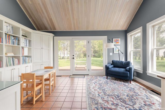 51460 Turnwood Lane, Granger, IN 46530