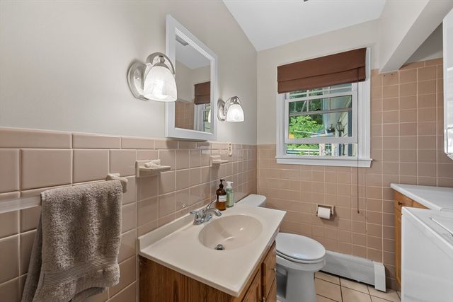 17 Stone Ave, Shrewsbury, MA 01545