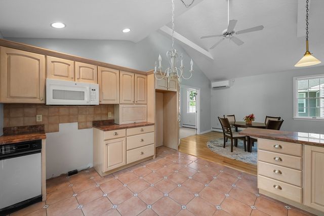 17 Stone Ave, Shrewsbury, MA 01545