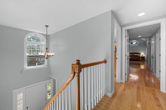 17 Stone Ave, Shrewsbury, MA 01545