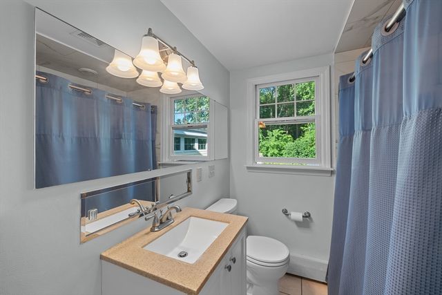 17 Stone Ave, Shrewsbury, MA 01545
