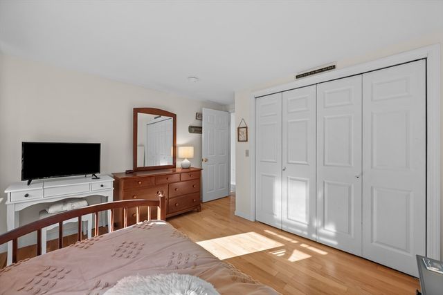 17 Stone Ave, Shrewsbury, MA 01545
