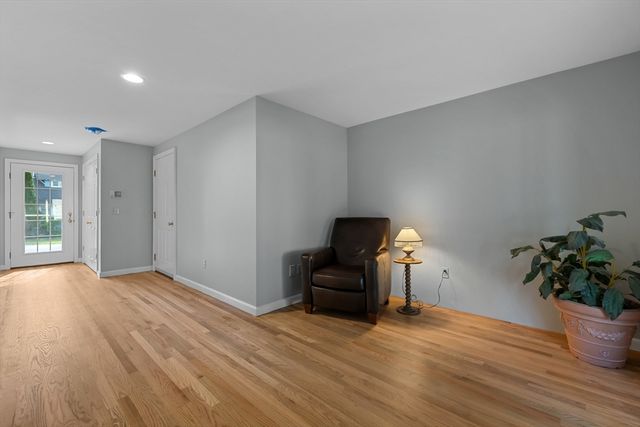 17 Stone Ave, Shrewsbury, MA 01545