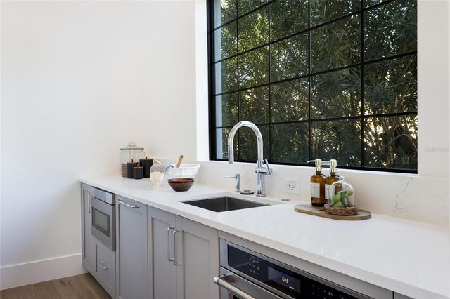 329 BIRD KEY DRIVE, Sarasota, FL 34236