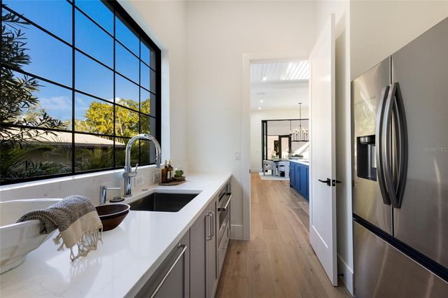 329 BIRD KEY DRIVE, Sarasota, FL 34236