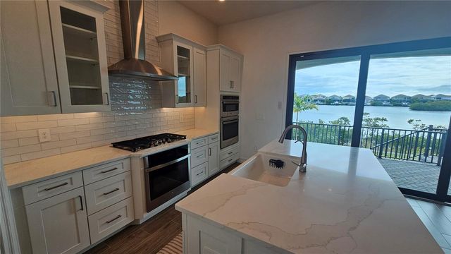 1112 SEAGRAPE DRIVE, Ruskin, FL 33570