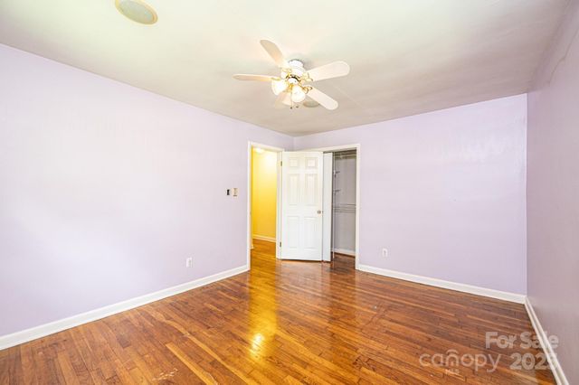1460 23rd Avenue Place NE, Hickory, NC 28601