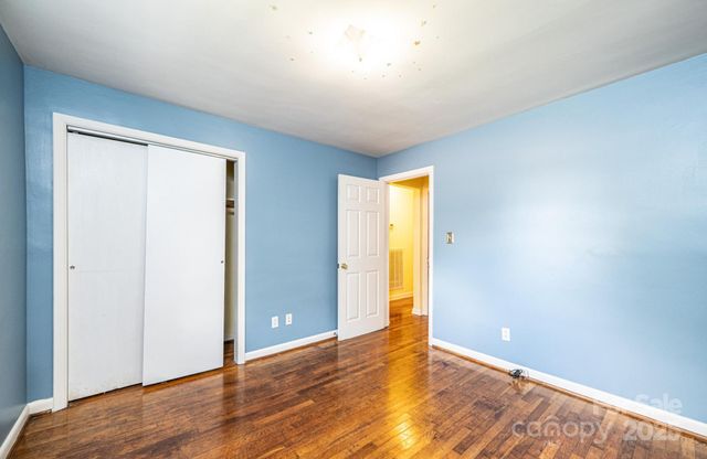 1460 23rd Avenue Place NE, Hickory, NC 28601