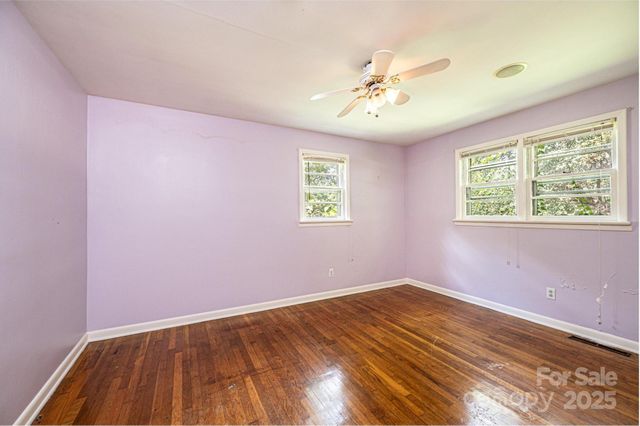 1460 23rd Avenue Place NE, Hickory, NC 28601