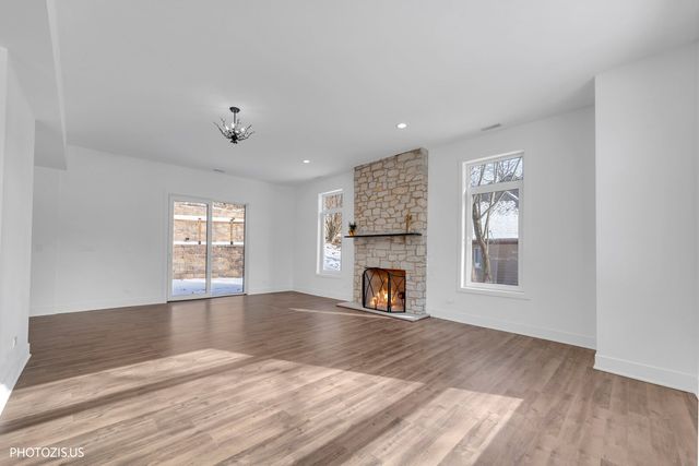 615 Harper Drive, Algonquin, IL 60102
