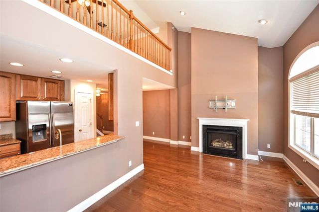 12 Debruyle Court 806, Hawthorne, NJ 07506