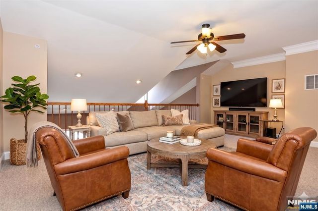 12 Debruyle Court 806, Hawthorne, NJ 07506