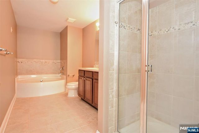 12 Debruyle Court 806, Hawthorne, NJ 07506