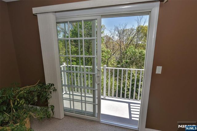 12 Debruyle Court 806, Hawthorne, NJ 07506