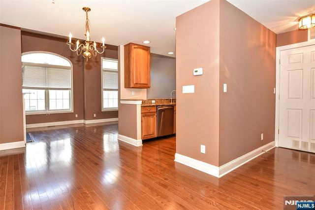 12 Debruyle Court 806, Hawthorne, NJ 07506