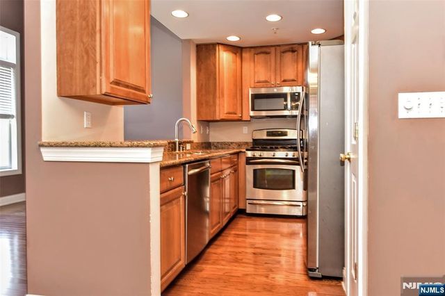 12 Debruyle Court 806, Hawthorne, NJ 07506