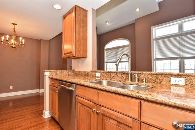 12 Debruyle Court 806, Hawthorne, NJ 07506