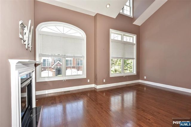 12 Debruyle Court 806, Hawthorne, NJ 07506