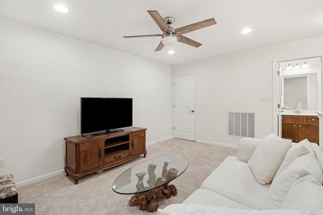 4305 STONELEIGH CT, Harrisburg, PA 17112