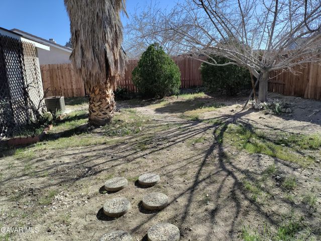 37759 67th Street, Palmdale, CA 93552