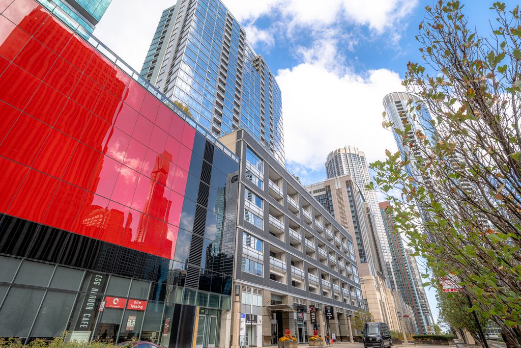 240 E Illinois Street 1606, Chicago, IL 60611
