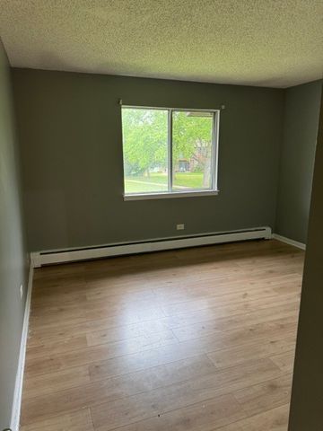 247 N Neltnor Boulevard E2D, West Chicago, IL 60185