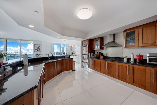 3301 NE 183rd Street 2007, Aventura, FL 33160