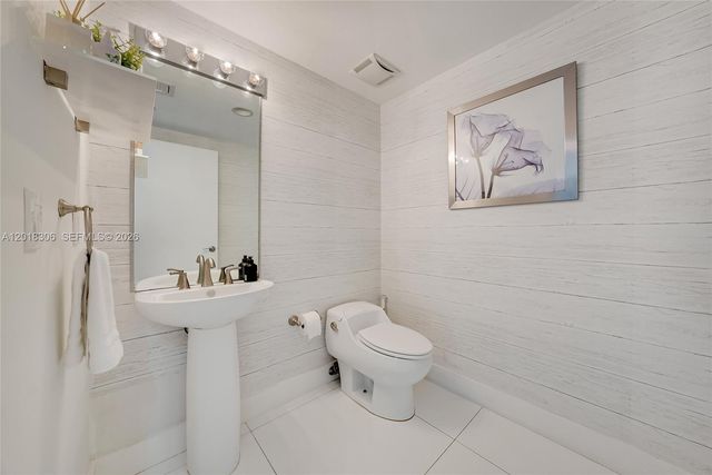 3301 NE 183rd Street 2007, Aventura, FL 33160