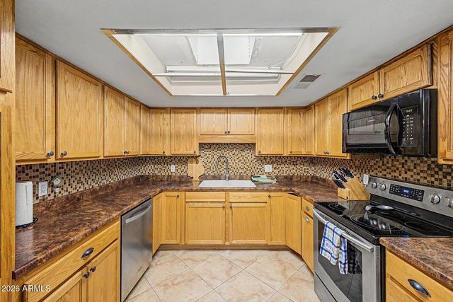 4760 W VIA CYNTHIA Drive, Glendale, AZ 85301