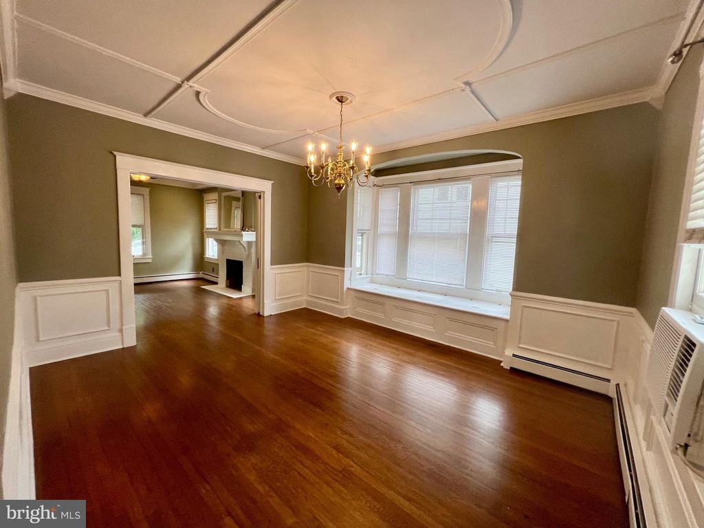 Image 18 of property listing at 309 MIDDLE BLVD, Salisbury, MD 21801