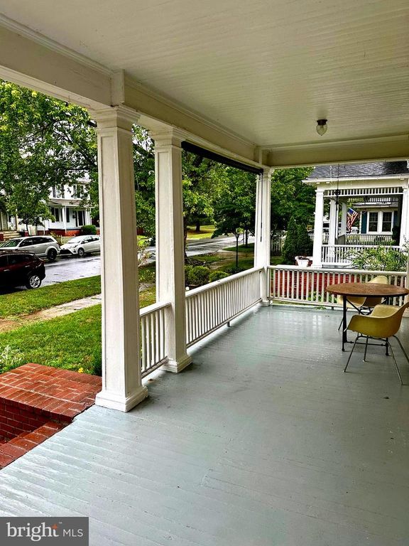 Image 3 of property listing at 309 MIDDLE BLVD, Salisbury, MD 21801