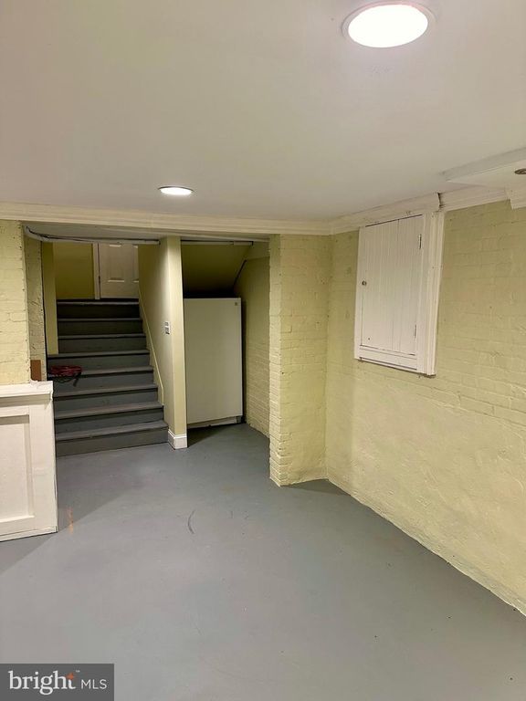 Image 38 of property listing at 309 MIDDLE BLVD, Salisbury, MD 21801