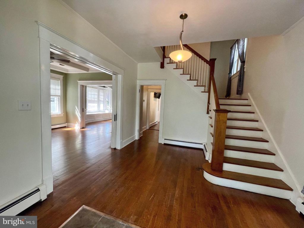 Image 6 of property listing at 309 MIDDLE BLVD, Salisbury, MD 21801