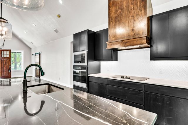 391 Slate Rock Road, Ennis, TX 75119