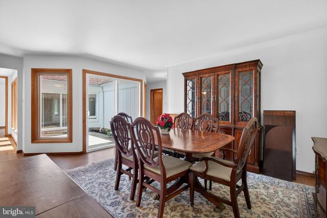 203 COUNTRYSIDE LN, Mount Laurel, NJ 08054