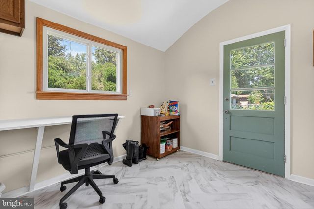 203 COUNTRYSIDE LN, Mount Laurel, NJ 08054