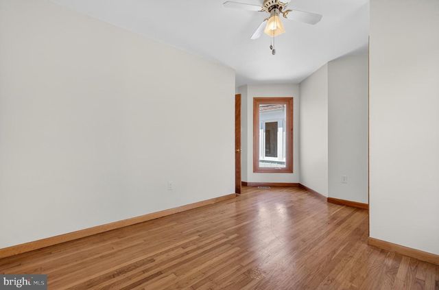 203 COUNTRYSIDE LN, Mount Laurel, NJ 08054