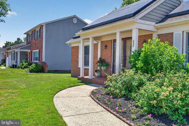 203 COUNTRYSIDE LN, Mount Laurel, NJ 08054