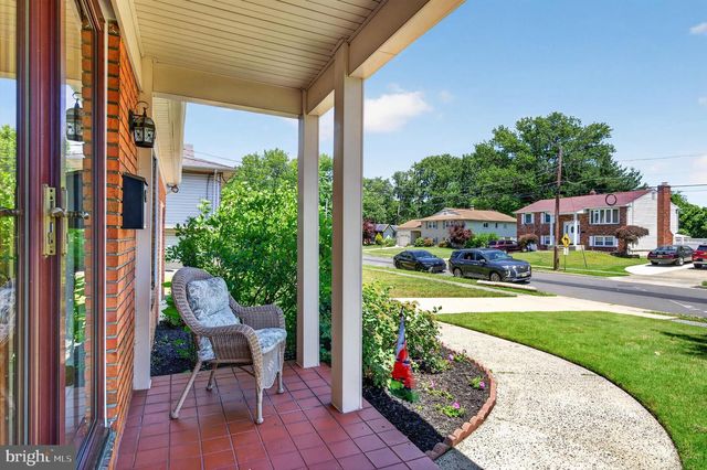 203 COUNTRYSIDE LN, Mount Laurel, NJ 08054