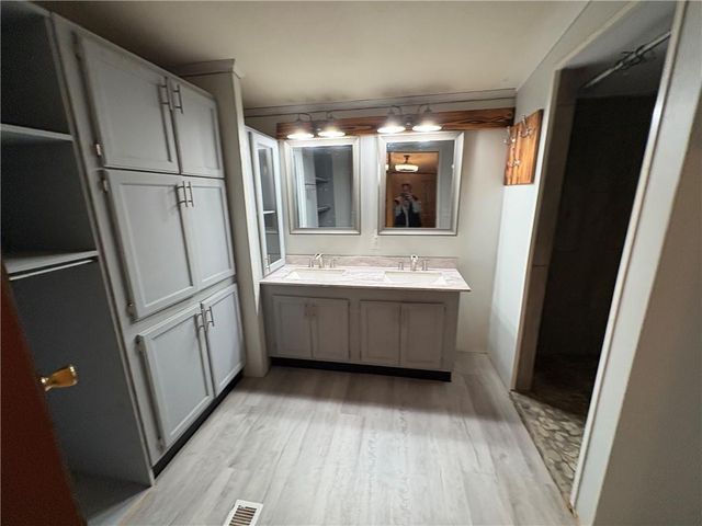 202 N Main Street, Oregon, MO 64473