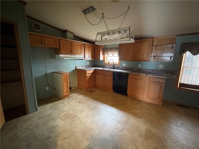 202 N Main Street, Oregon, MO 64473